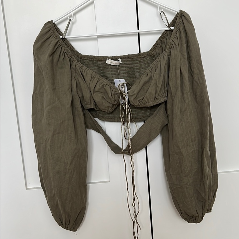 brand new olive top